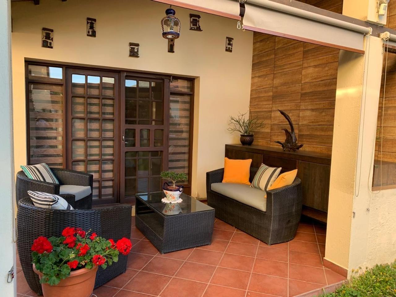 Apartamento Con Jardin โกชาบัมบา ภายนอก รูปภาพ